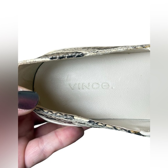 Vince Saxon 2 Mottled Snake Gray Womens Loafers 5.5M Casual Reputation Neutral - Picture 6 of 9